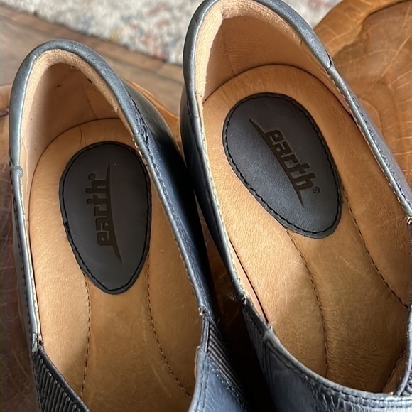 Earth Daytripper Ankle Bootie 8 - Picture 9 of 12